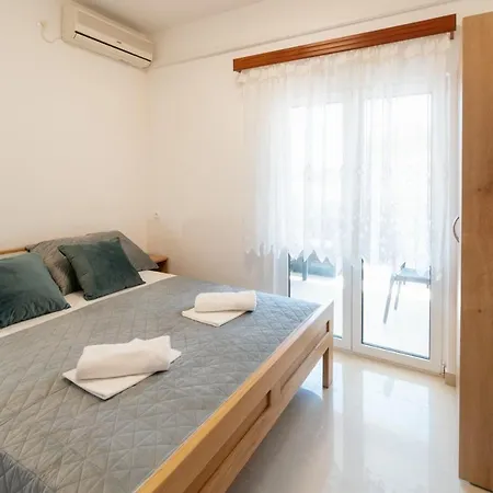 Apartments Blazevic Pirovac Exterior photo