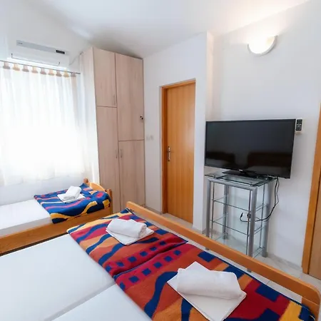Apartments Blazevic Pirovac Exterior photo